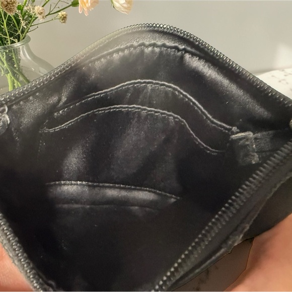 Coach Signature C with distinct heart metal tag  Black Wristlet - Picture 2 of 3